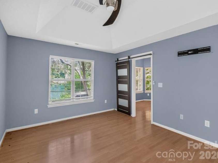 1021 Stinson Glen Lane, Charlotte, NC 28214.  MLS# CAR4431847, YatesRealty ID 54976. 