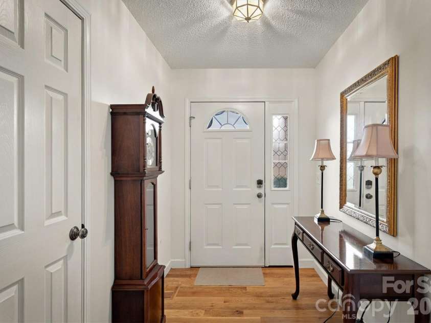 1211 Wexford Village Circle, Lenoir, NC 28645.  MLS# CAR4425548, YatesRealty ID 54977. 