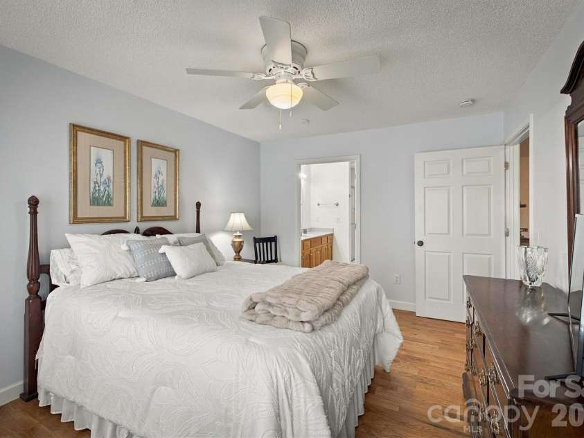 1211 Wexford Village Circle, Lenoir, NC 28645.  MLS# CAR4425548, YatesRealty ID 54977. 