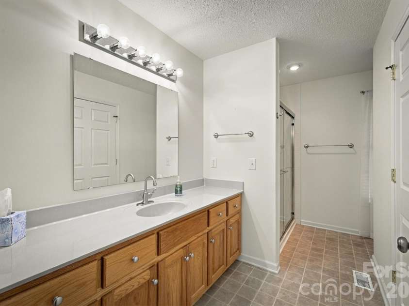 1211 Wexford Village Circle, Lenoir, NC 28645.  MLS# CAR4425548, YatesRealty ID 54977. 