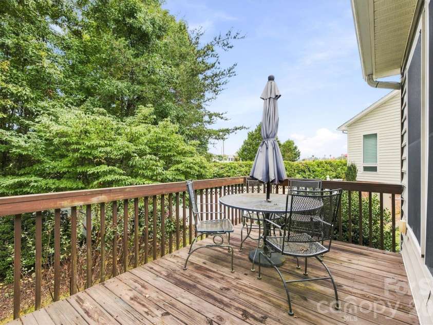 1211 Wexford Village Circle, Lenoir, NC 28645.  MLS# CAR4425548, YatesRealty ID 54977. 