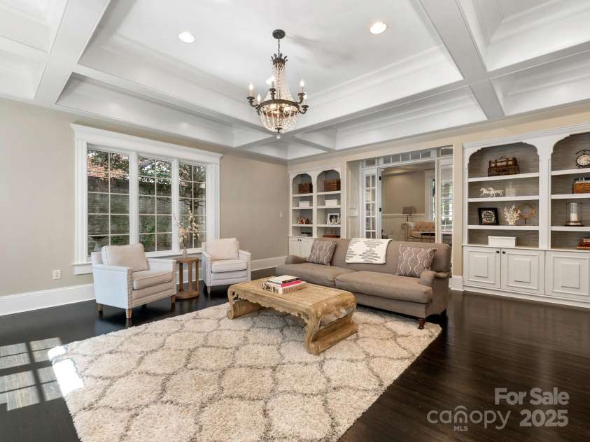 2030 Radcliffe Avenue, Charlotte, NC 28207.  MLS# CAR4244350, YatesRealty ID 5498. Family Room