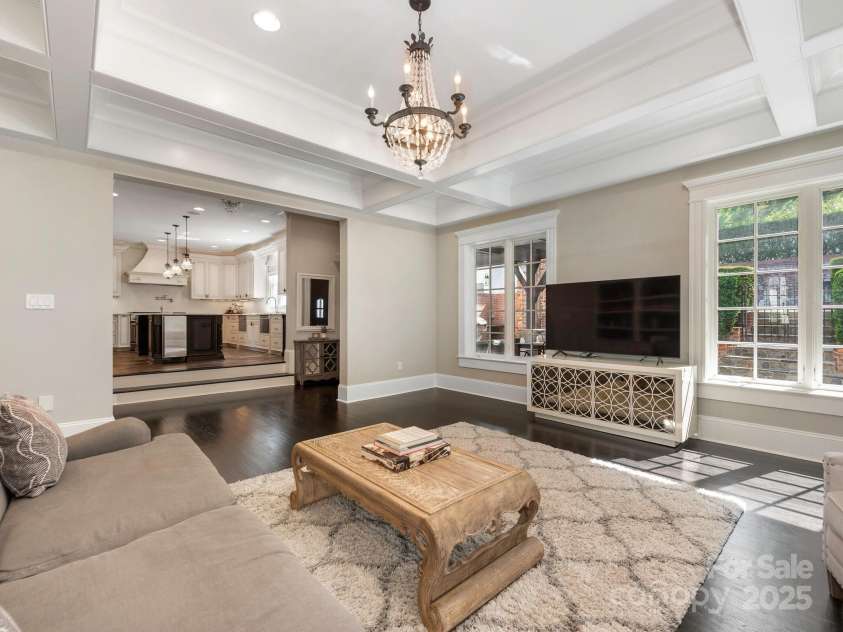 2030 Radcliffe Avenue, Charlotte, NC 28207.  MLS# CAR4244350, YatesRealty ID 5498. Family Room