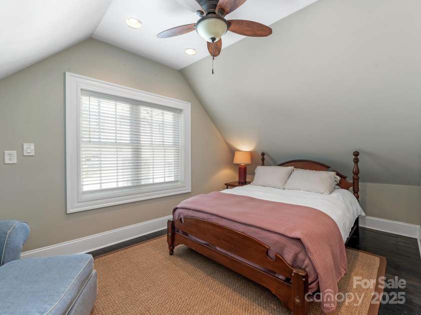2030 Radcliffe Avenue, Charlotte, NC 28207.  MLS# CAR4244350, YatesRealty ID 5498. Guest Suite above Garage