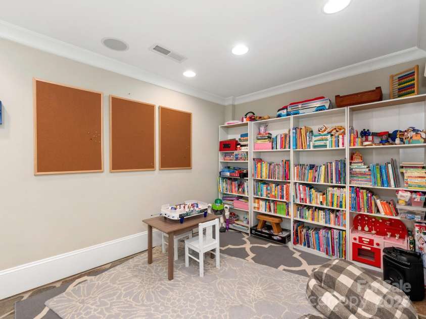 2030 Radcliffe Avenue, Charlotte, NC 28207.  MLS# CAR4244350, YatesRealty ID 5498. Lower Level