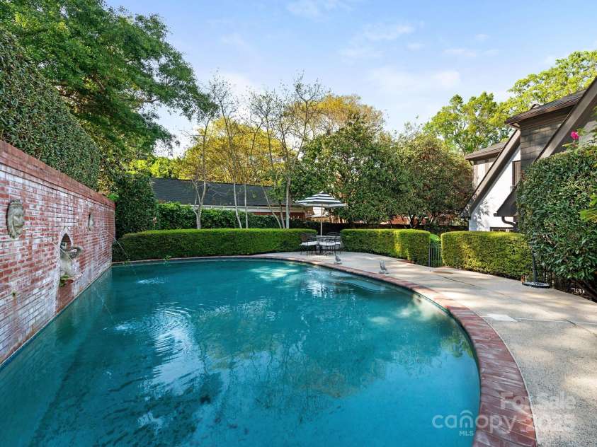 2030 Radcliffe Avenue, Charlotte, NC 28207.  MLS# CAR4244350, YatesRealty ID 5498. Pool