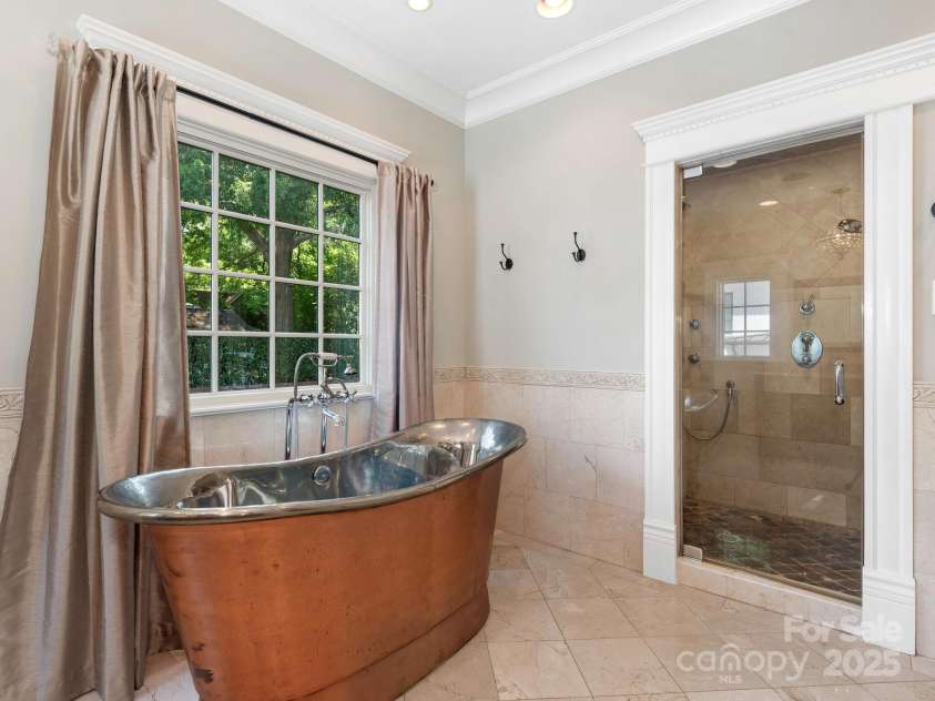 2030 Radcliffe Avenue, Charlotte, NC 28207.  MLS# CAR4244350, YatesRealty ID 5498. Primary Bathroom