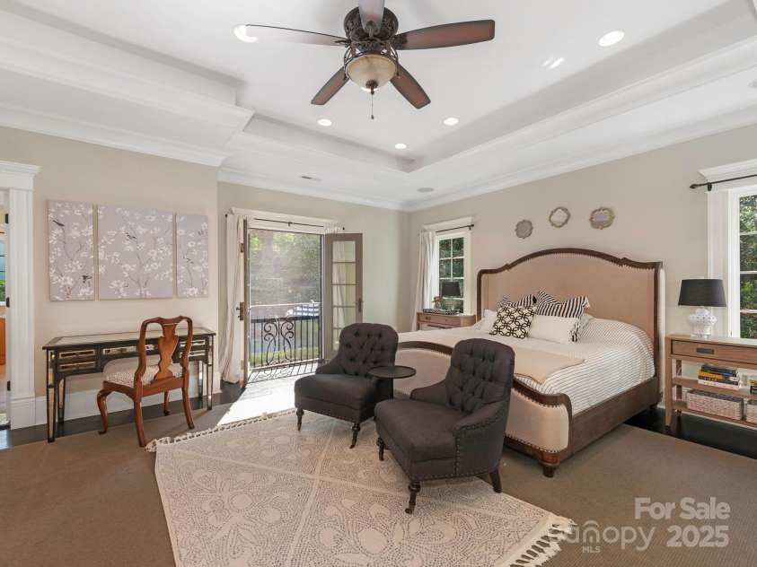 2030 Radcliffe Avenue, Charlotte, NC 28207.  MLS# CAR4244350, YatesRealty ID 5498. Primary Bedroom