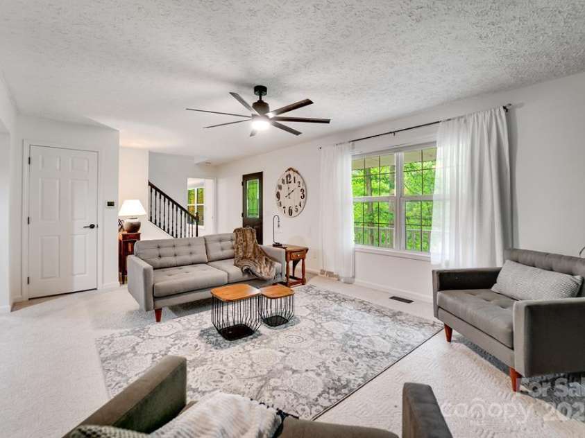 41 Kings Creek Drive, Sylva, NC 28779.  MLS# CAR4294977, YatesRealty ID 5498. 