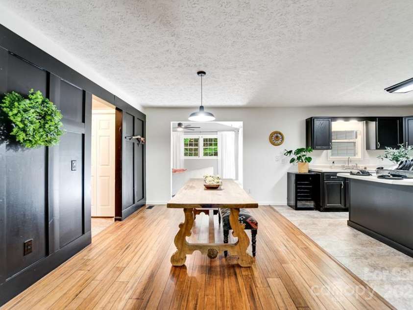 41 Kings Creek Drive, Sylva, NC 28779.  MLS# CAR4294977, YatesRealty ID 5498. 