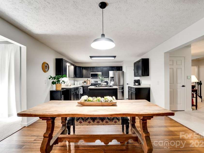 41 Kings Creek Drive, Sylva, NC 28779.  MLS# CAR4294977, YatesRealty ID 5498. 