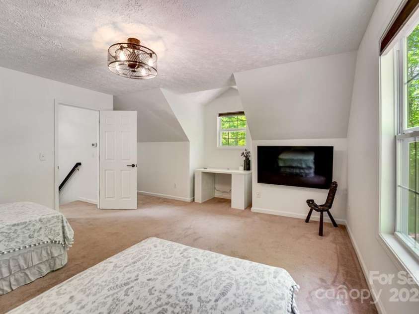 41 Kings Creek Drive, Sylva, NC 28779.  MLS# CAR4294977, YatesRealty ID 5498. 