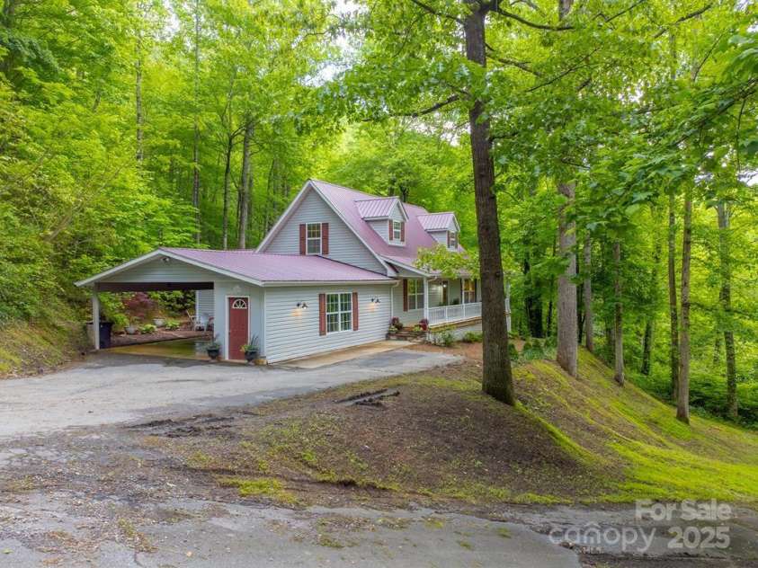 41 Kings Creek Drive, Sylva, NC 28779.  MLS# CAR4294977, YatesRealty ID 5498. 
