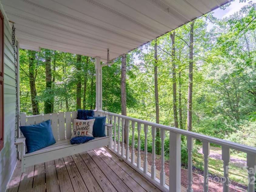 41 Kings Creek Drive, Sylva, NC 28779.  MLS# CAR4294977, YatesRealty ID 5498. 