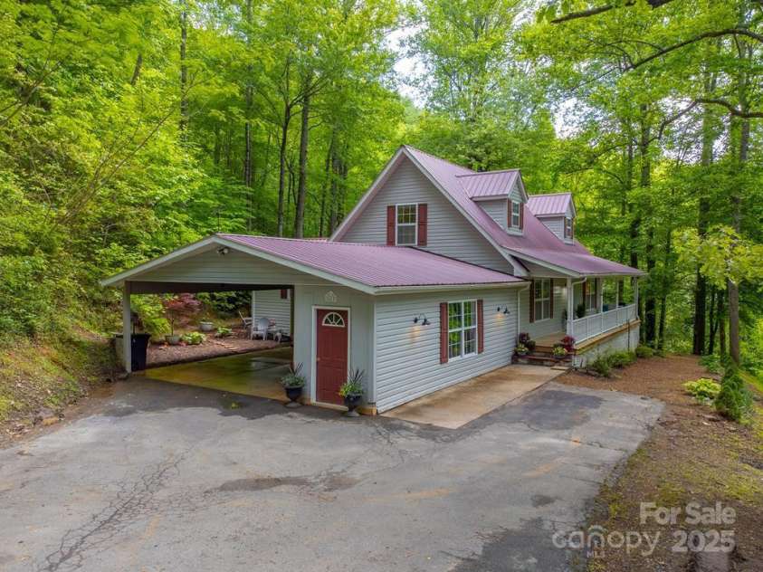 41 Kings Creek Drive, Sylva, NC 28779.  MLS# CAR4294977, YatesRealty ID 5498. 