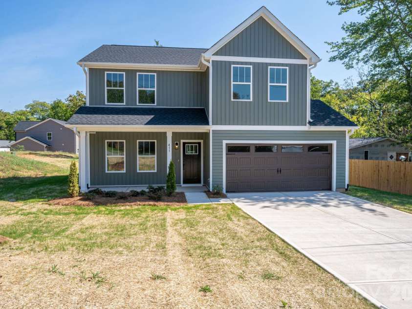 411 Lee Street, Lincolnton, NC 28092.  MLS# CAR4429102, YatesRealty ID 54981. 
