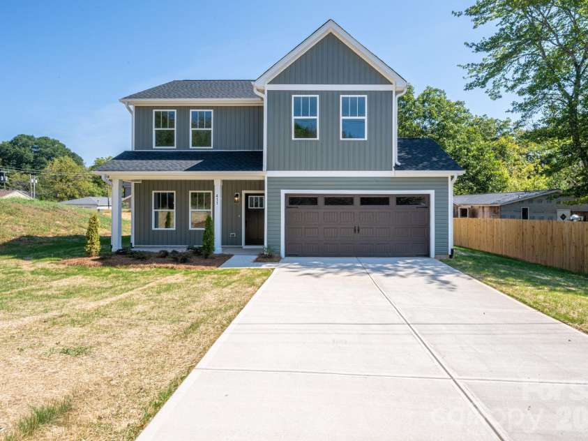 411 Lee Street, Lincolnton, NC 28092.  MLS# CAR4429102, YatesRealty ID 54981. 