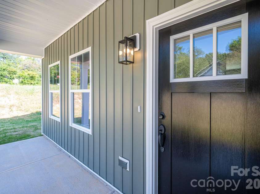 411 Lee Street, Lincolnton, NC 28092.  MLS# CAR4429102, YatesRealty ID 54981. 