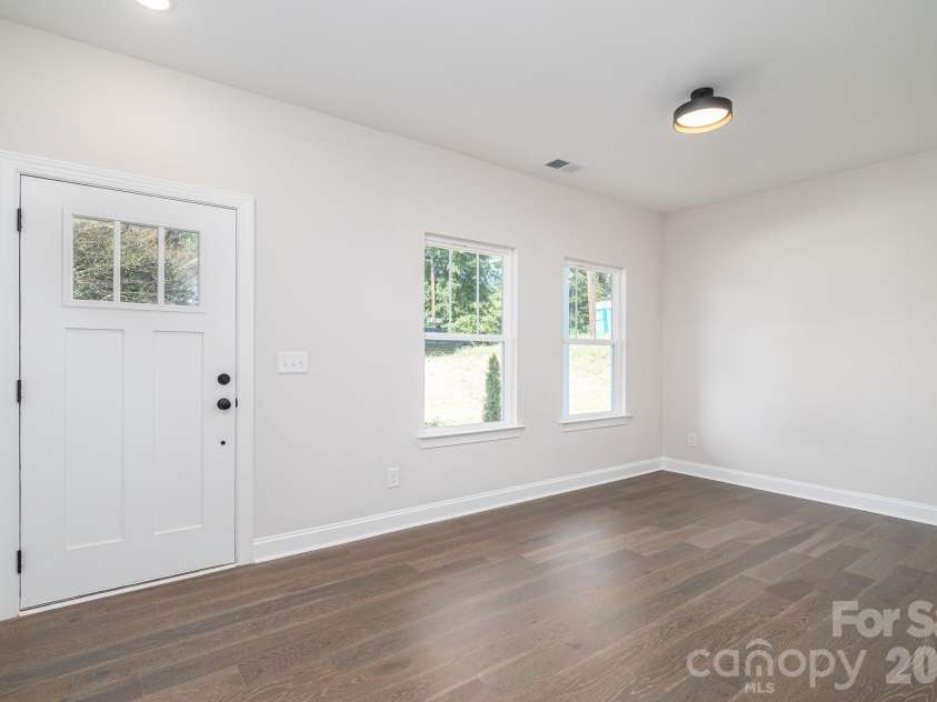 411 Lee Street, Lincolnton, NC 28092.  MLS# CAR4429102, YatesRealty ID 54981. 