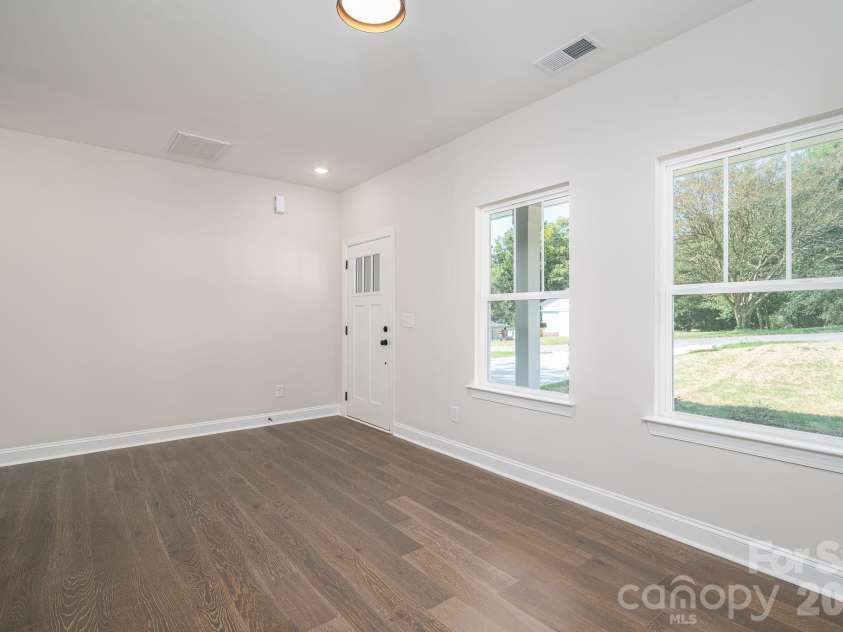 411 Lee Street, Lincolnton, NC 28092.  MLS# CAR4429102, YatesRealty ID 54981. 