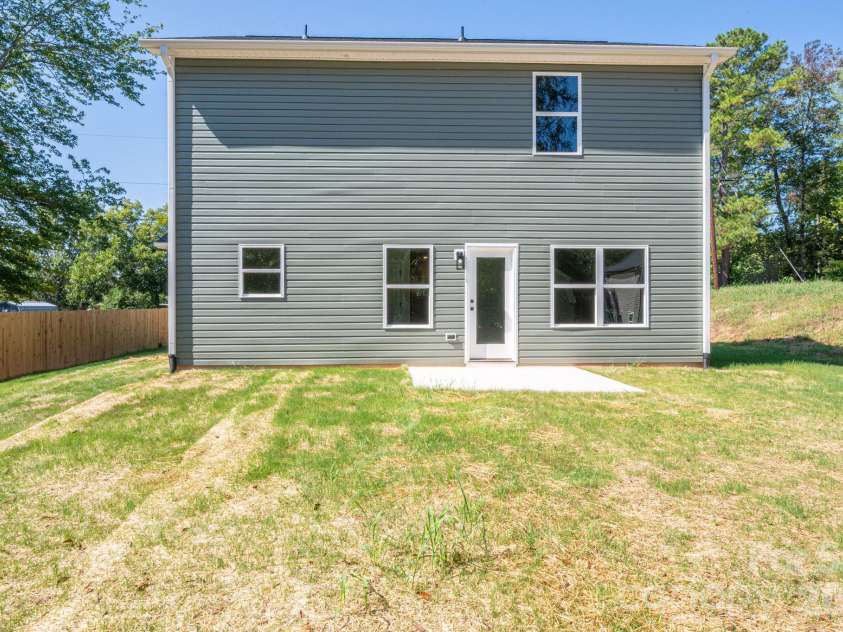 411 Lee Street, Lincolnton, NC 28092.  MLS# CAR4429102, YatesRealty ID 54981. 