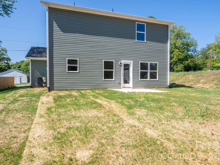 411 Lee Street, Lincolnton, NC 28092.  MLS# CAR4429102, YatesRealty ID 54981. 