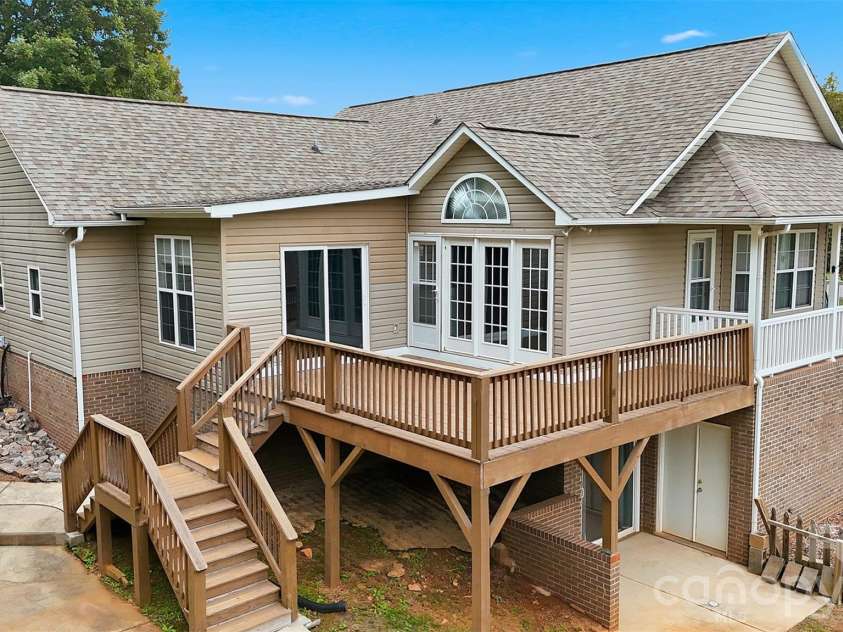 217 Sundance Circle, Statesville, NC 28625.  MLS# CAR4431690, YatesRealty ID 54983. 