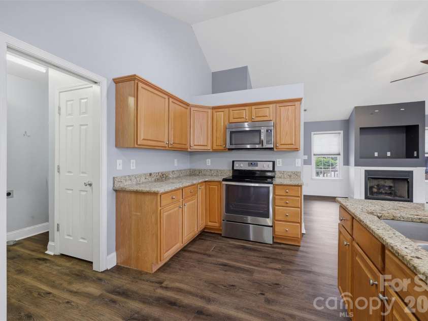 217 Sundance Circle, Statesville, NC 28625.  MLS# CAR4431690, YatesRealty ID 54983. 