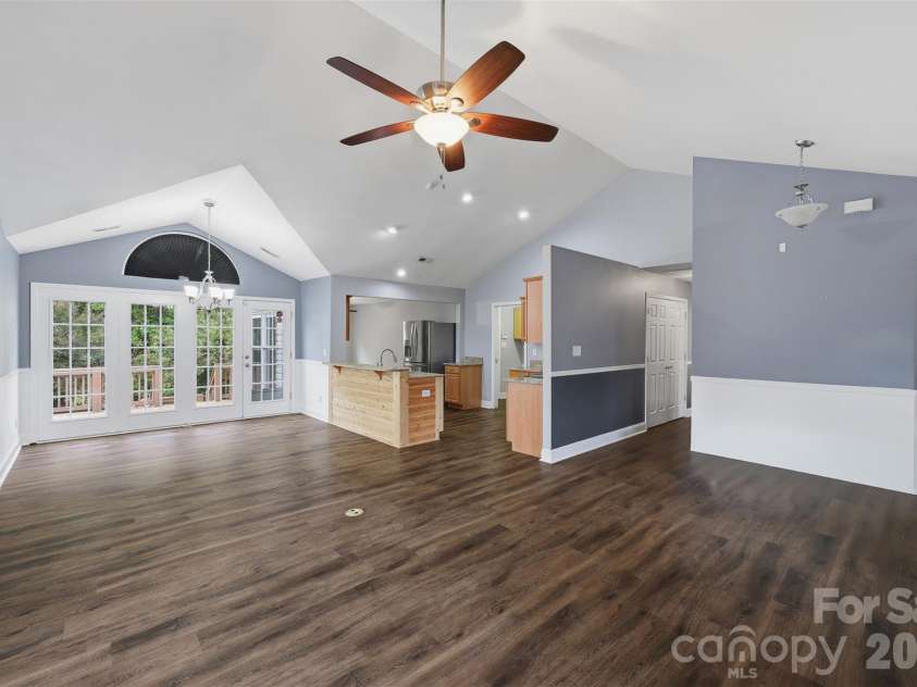217 Sundance Circle, Statesville, NC 28625.  MLS# CAR4431690, YatesRealty ID 54983. 