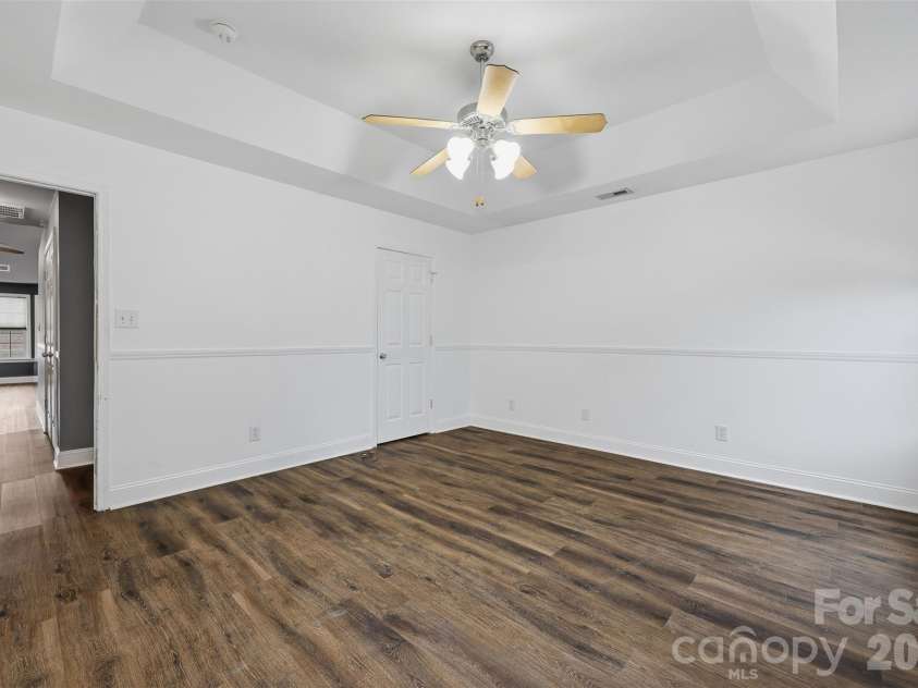 217 Sundance Circle, Statesville, NC 28625.  MLS# CAR4431690, YatesRealty ID 54983. 