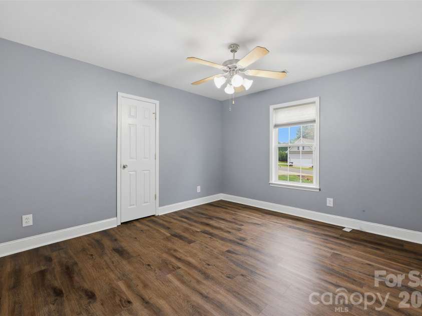 217 Sundance Circle, Statesville, NC 28625.  MLS# CAR4431690, YatesRealty ID 54983. 