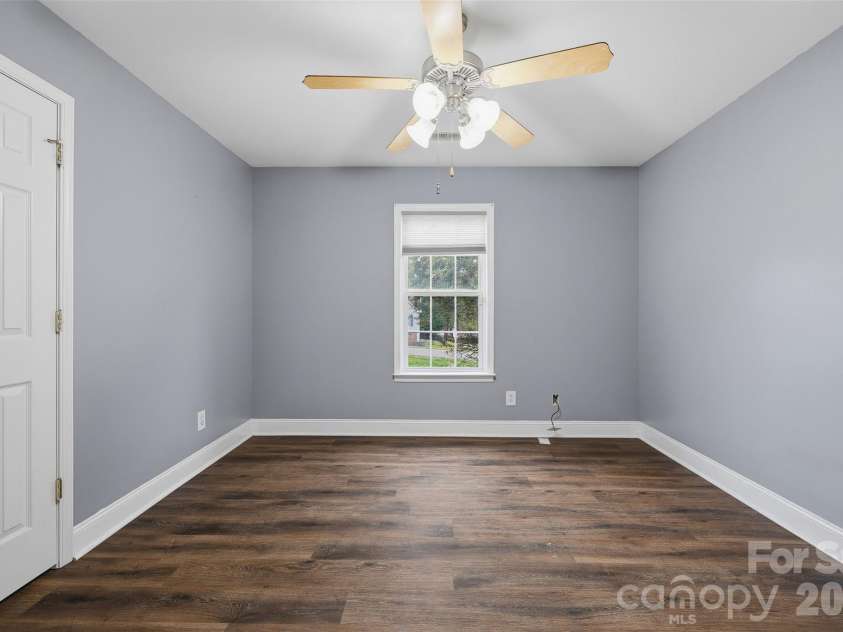 217 Sundance Circle, Statesville, NC 28625.  MLS# CAR4431690, YatesRealty ID 54983. 