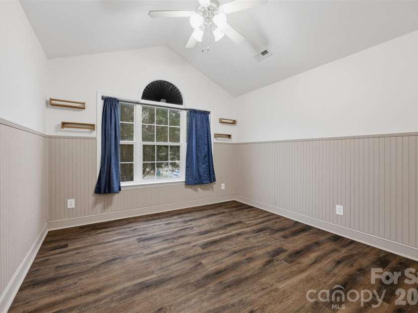 217 Sundance Circle, Statesville, NC 28625.  MLS# CAR4431690, YatesRealty ID 54983. 