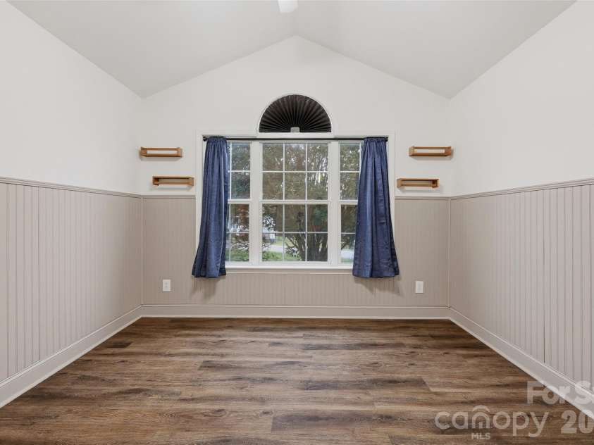 217 Sundance Circle, Statesville, NC 28625.  MLS# CAR4431690, YatesRealty ID 54983. 