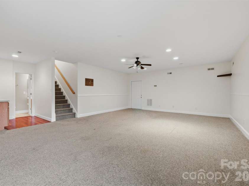 217 Sundance Circle, Statesville, NC 28625.  MLS# CAR4431690, YatesRealty ID 54983. 