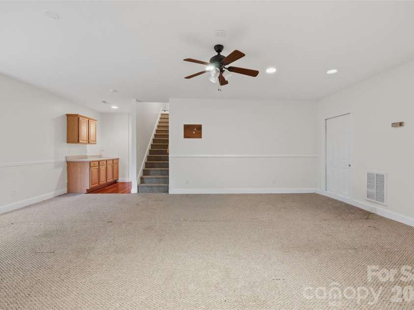 217 Sundance Circle, Statesville, NC 28625.  MLS# CAR4431690, YatesRealty ID 54983. 