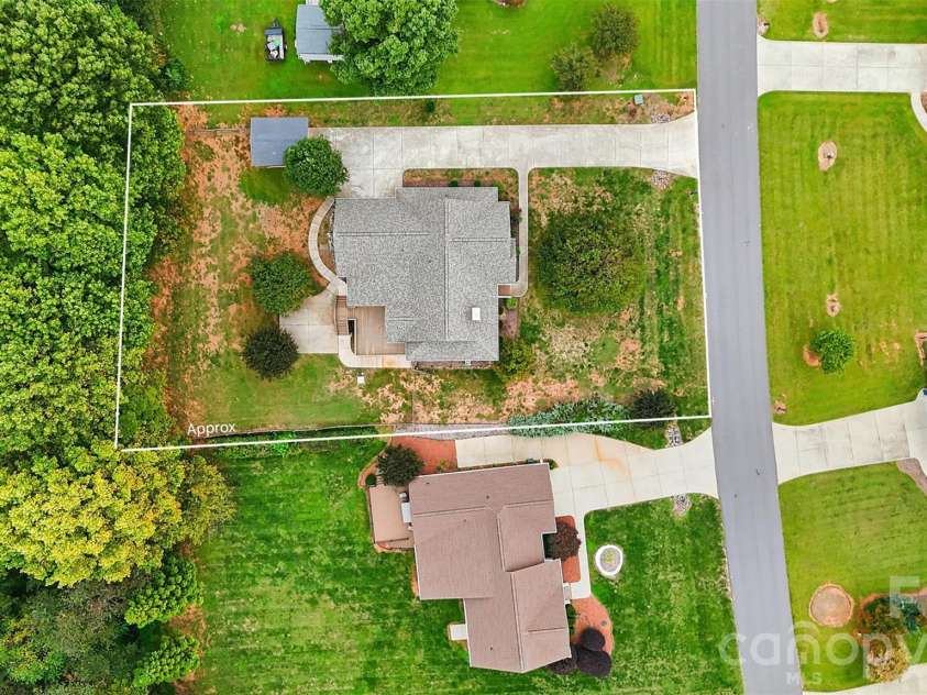 217 Sundance Circle, Statesville, NC 28625.  MLS# CAR4431690, YatesRealty ID 54983. 
