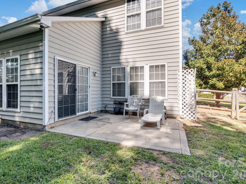 9115 Swallow Tail Lane, Charlotte, NC 28269.  MLS# CAR4422878, YatesRealty ID 54987. 