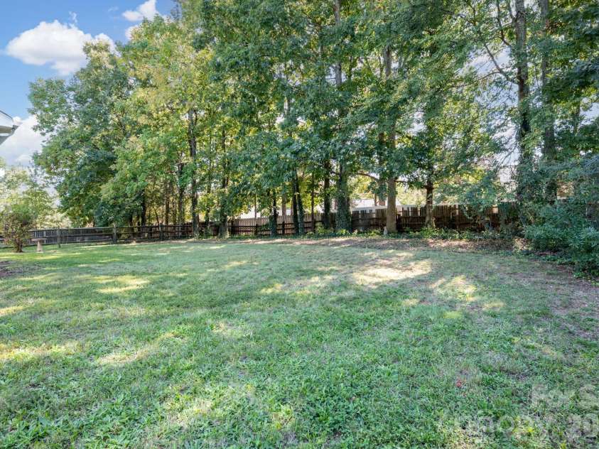 9115 Swallow Tail Lane, Charlotte, NC 28269.  MLS# CAR4422878, YatesRealty ID 54987. 