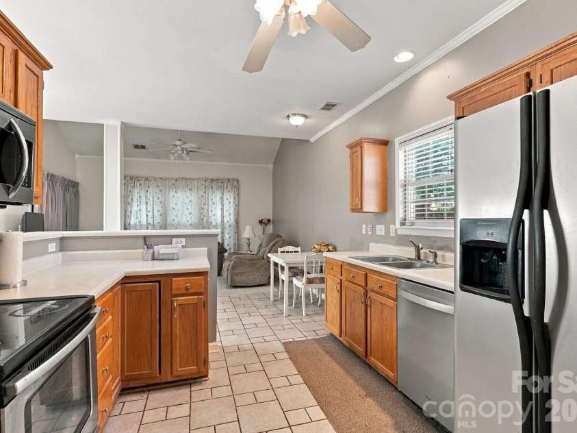 9115 Swallow Tail Lane, Charlotte, NC 28269.  MLS# CAR4422878, YatesRealty ID 54987. 