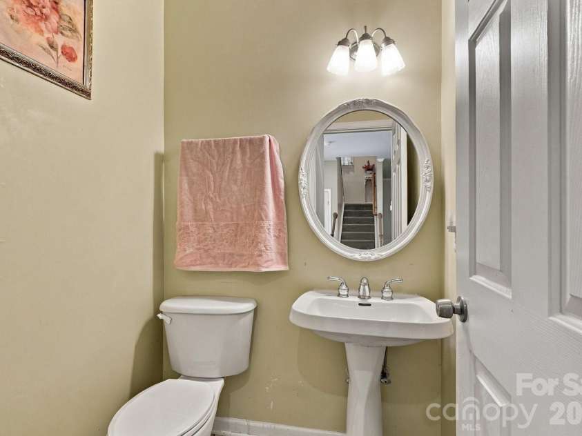 9115 Swallow Tail Lane, Charlotte, NC 28269.  MLS# CAR4422878, YatesRealty ID 54987. 