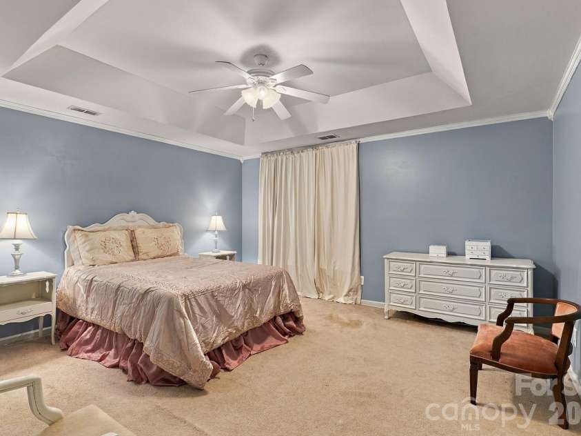 9115 Swallow Tail Lane, Charlotte, NC 28269.  MLS# CAR4422878, YatesRealty ID 54987. 