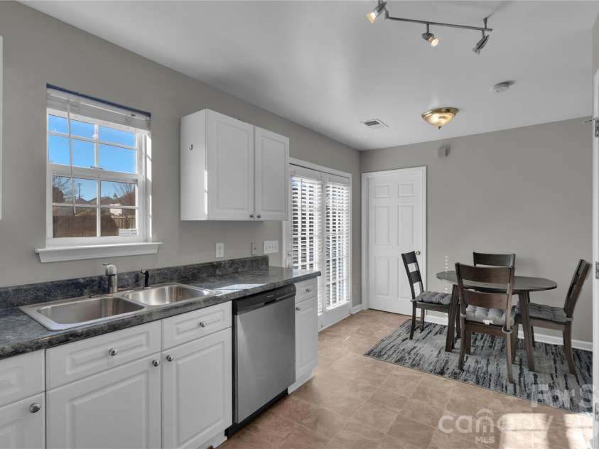 7020 Frye Place, Charlotte, NC 28269.  MLS# CAR4344298, YatesRealty ID 5499. 