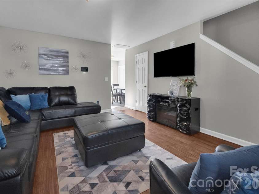 7020 Frye Place, Charlotte, NC 28269.  MLS# CAR4344298, YatesRealty ID 5499. 