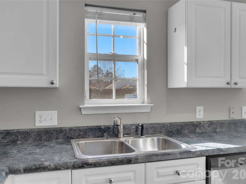 7020 Frye Place, Charlotte, NC 28269.  MLS# CAR4344298, YatesRealty ID 5499. 