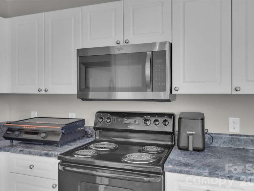 7020 Frye Place, Charlotte, NC 28269.  MLS# CAR4344298, YatesRealty ID 5499. 