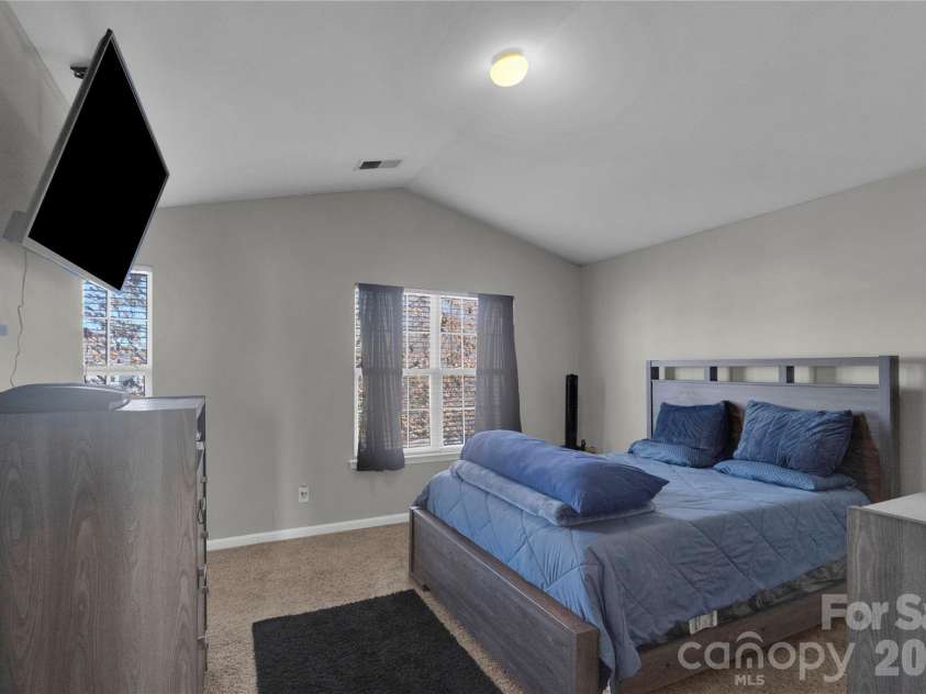 7020 Frye Place, Charlotte, NC 28269.  MLS# CAR4344298, YatesRealty ID 5499. 