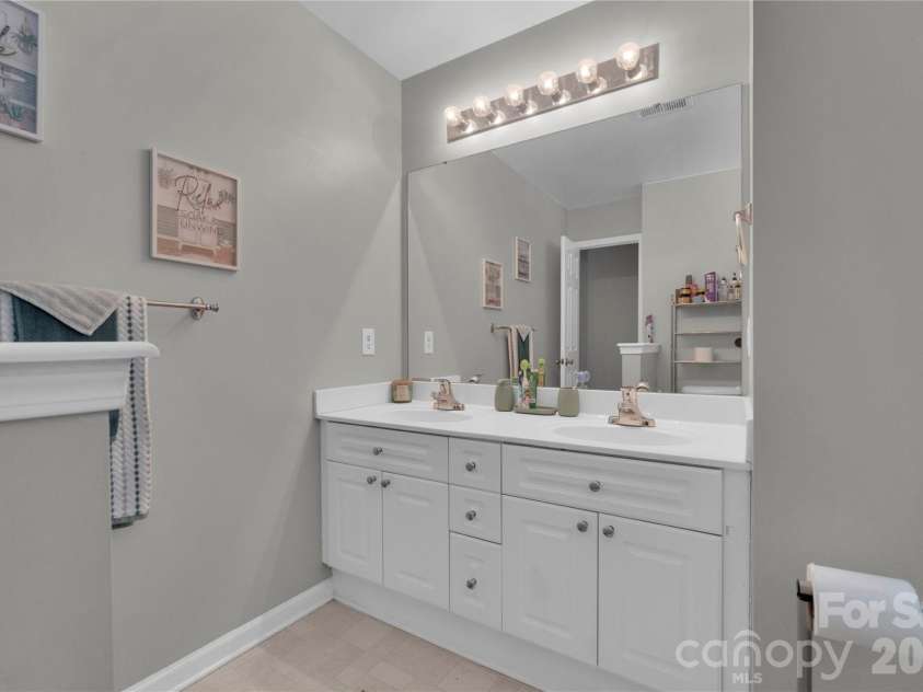 7020 Frye Place, Charlotte, NC 28269.  MLS# CAR4344298, YatesRealty ID 5499. 