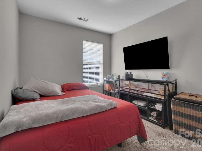 7020 Frye Place, Charlotte, NC 28269.  MLS# CAR4344298, YatesRealty ID 5499. 