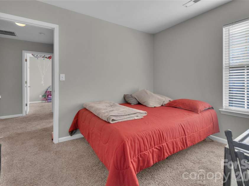 7020 Frye Place, Charlotte, NC 28269.  MLS# CAR4344298, YatesRealty ID 5499. 